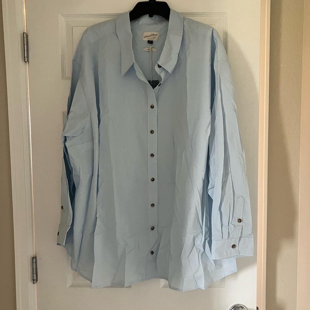 NWT Universal Thread Light Blue Button-Up Shirt Size 4X